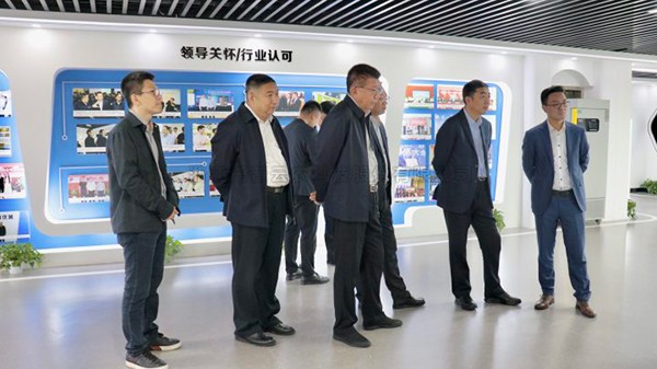 長春市政府副市長曹武一行蒞臨猫咪官网APP調研交流