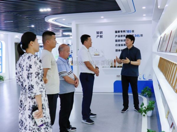 國家耐鹽堿水稻技術創新中心西北中心主任王奉斌等一行蒞臨猫咪官网APP