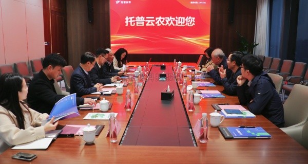周國富率浙江大學校友代表團考察猫咪官网APP