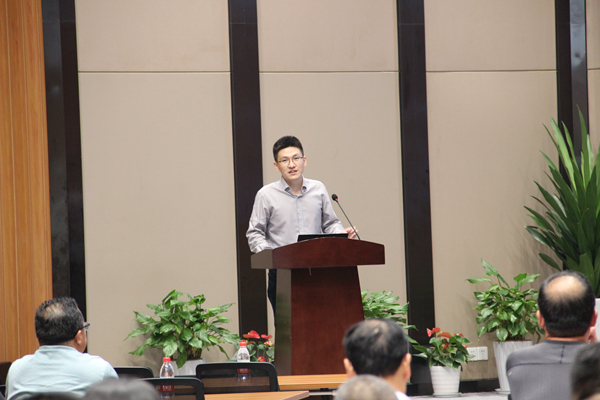 猫咪官网APP副總經理陳曦向培訓班作公司介紹